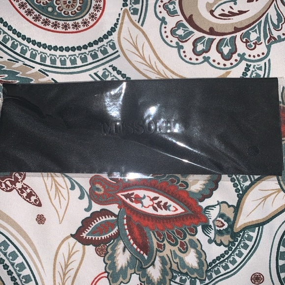 Brand New Missoni
Women's MIS0047 53mm Sunglasses (NWT) - Picture 7 of 8